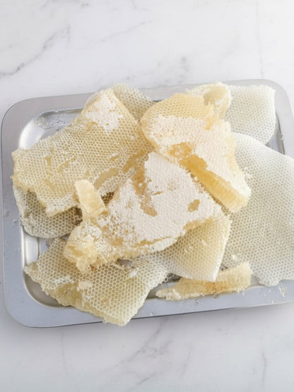 Swat Dir Mountain Small Bee Honey سوات و دیر کا پہاڑی خالص شہد